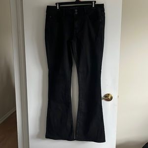 EUC AE jeans size 12